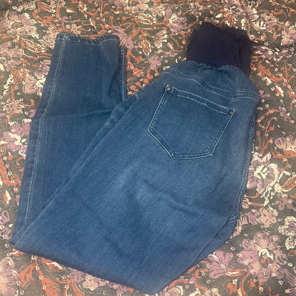 Indigo blue maternity jeggings. Distressed knees. Super stretchy!!